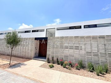 Residencia Exclusiva en Venta | Vista a la Reserva |...