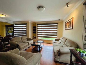 Casa de tres dormitorios de venta en Conjunto privado en...