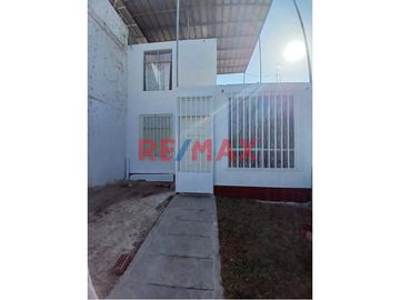 Se Vende Casa De 2 Pisos En Corales Ii, Cerca A Upao Y A...