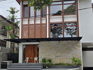 House and Lot For Sale in Ayala Alabang Village,...