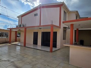 Vendo Casa 200m² Seguridad 24/7 Esquinera 4 Dormitorios...