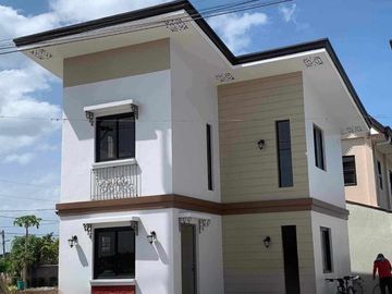 Brandnew Preselling 2 Storey with 2 Bedrooms House and...