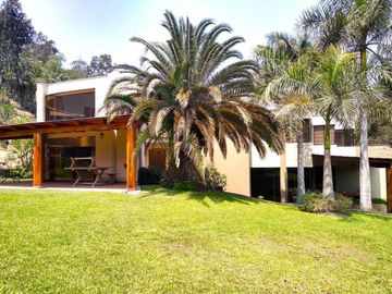 VENDO LINDA CASA - LA PLANCIE -  GRAN JARDÍN -  4...