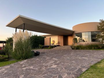 CASA RESIDENCIA EN VENTA – CAMPO DE GOLF TRES MARÍAS ✨...