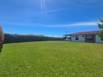 SE VENDE CASA CAMPESTRE EN RIO NEGRO