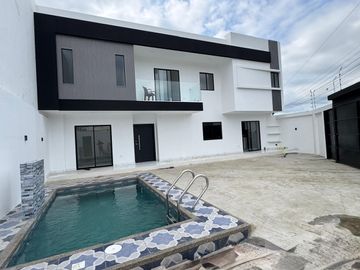 EN VENTA  CASA CON PISCINA UBICADA EN EL SECTOR FORESTAL