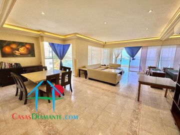 Departamento con 3 recámaras y terraza con vista al mar