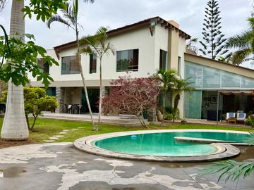 Linda casa ubicada en la mejor zona de La Encantada de Villa