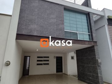Casa en Renta – Cumbres Santa Clara, Monterrey