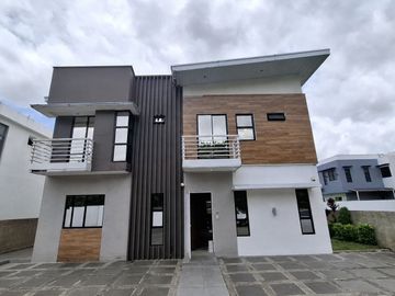Duplex in Angeles City, Pampanga for Sale! near Clark,...