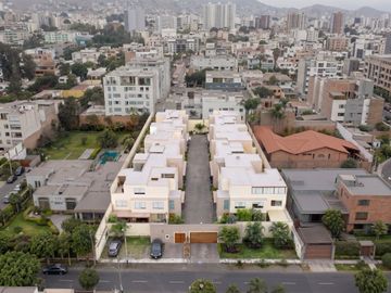 ¡EXCLUSIVA CASA EN CONDOMINIO EN VENTA POR USD 550,000...