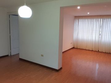 A media cuadra de Av. Arequipa, bonito Dpto 129m2