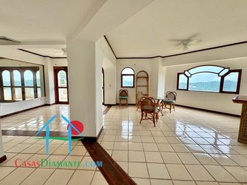 Departamento con 2 recámaras y terraza con vista al mar