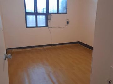 Your Choice of Two Apartment units in 48 Maginhawa St,...