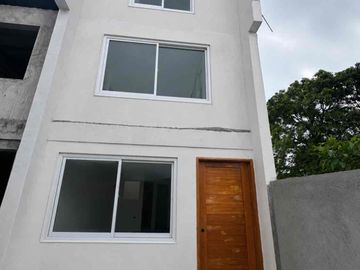 Quezon City Townhouse in Nova Proper for as low as 19k...