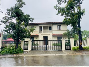 4-Bedroom House and Lot for Sale in Manila Southwoods...