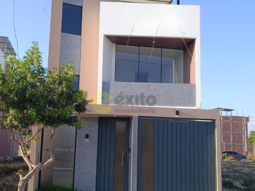 TU MEJOR INVERSIÓN EMPIEZA AQUÍ! CASA MODERNA FRENTE A...