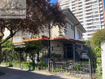 ARRIENDO CASA CON DESTINO COMERCIAL SECTOR UNIVERSIDAD...
