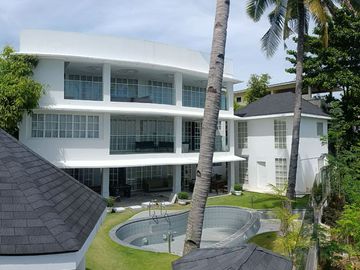 5BR Luxury Hamptons-Inspired Estate in Xavier Estates,...