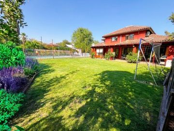 CASA CHILENA IMPECABLE EN SANTA ELENA | CERCA COLEGIO...