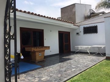 VENDO AMPLIA CASA EN URB. CAMACHO