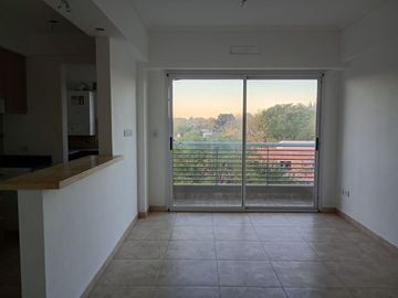 Departamento de dos ambientes, balcón al contrafrente