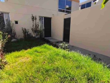 Vendo hermosa casa en partes baja de CAYMA