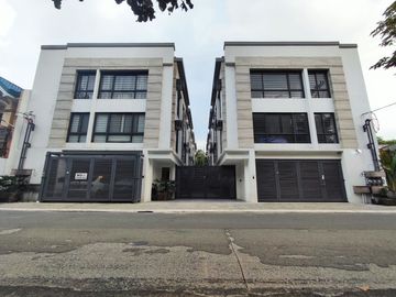 For Sale 3 Storey Luxury Townhouse in Congressional Ave...