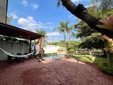 HERMOSA CASA AL LAGO!!