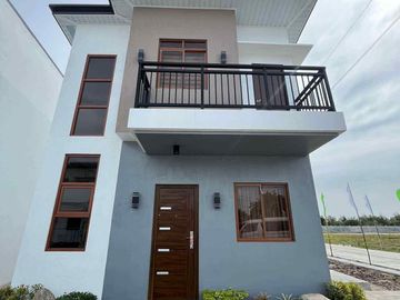 FOR SALE! 2-Storey House and Lot w/ Complete Amenities...