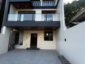 5 Bedroom House for Sale in Antipolo Valley Rizal with...