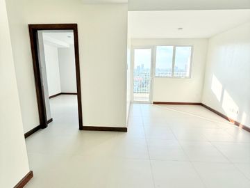 Valencia Hills Condo 1 Bedroom For Sale