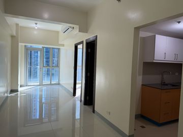 For Sale Executive 1 Bedroom Rent to Own Condo in Uptown...