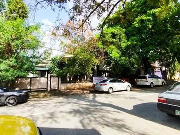 5BR House and Lot for sale in Quezon City *UP Village