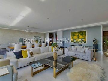 Departamento en Venta de Tres Recámaras, Balcón y...