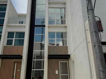 FOR RENT or FOR SALE | 4BR HOUSE | 2 PARKING | M...