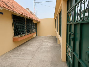 ALQUILO CASA EL CONDOR