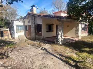 Chalet con jardín cercano al río.  Fácil acceso a...