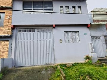 SE ARRIENDA CASA EN LA CALERA