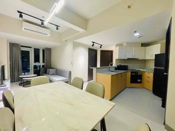 2 bedroom Condo Unit in Uptown BGC For Sale