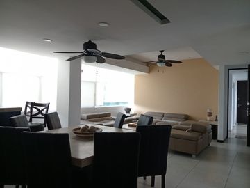 RENTO AMPLIO DEPARTAMENTO AMUEBLADO, EN $ 18,000.00...