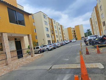 SE ARRIENDA APARTAMENTO TERCER PISO EN UNIDAD AL NORTE...