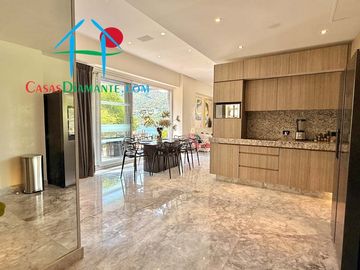 2 terrazas, vista al mar y jacuzzi privado