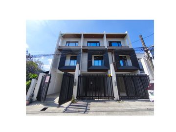 For Sale 3 Storey Modern Townhouse in Lopezville Subd...