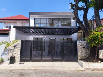 2-Storey Fully Furnished Smart Home with 2-Car Garage –...