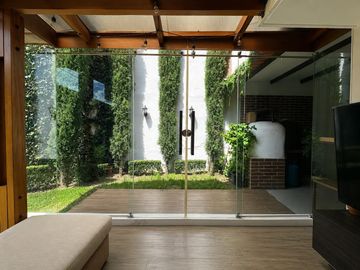 Venta de Exclusiva Casa Independiente en Urbanización...