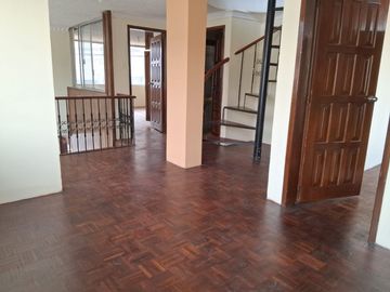 REAL AUDIENCIA RENTA CASA CON DEPARTAMENTO Y SUIT