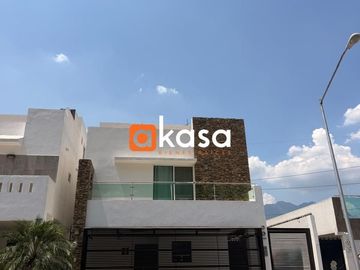 Casa en Venta en La Perla, Sur de Monterrey (Carretera...