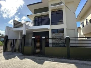 Single Detached House and Lot for Sale in Tangub Bacolod...