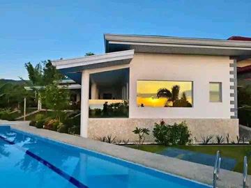 2BR Spacious Bungalow with Pool in Alcoy